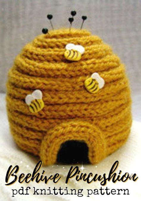 What a fun little knitting pattern for this beehive pincushion! I need one of these for my craft room! #knitting #pattern #knittingpattern #knit #amigurumi #bees #beehive #yarn #pincushion #crafts #craftevangelist Knitting Amigurumi, Spool Knitting, Handmade Baby Shower Gift, Pin Cushions Patterns, Crochet Classes, French Knitting, Crochet Bee, Finger Knitting, I Cord