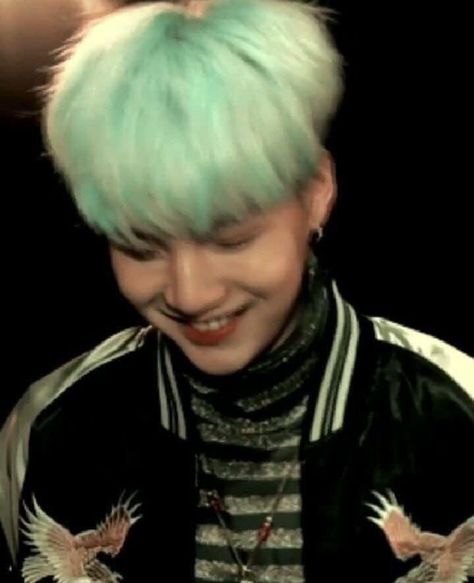 Mint Yoongi, Bts Makeup, Bts Hyyh, Mint Hair, Min Yoongi Bts, Korean Boy, Best Rapper, Pop Rock, Min Suga