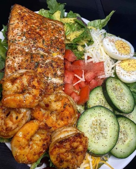 Salmon And Shrimp, Soul Food Dinner, Night Food, Healthy Food Dishes, Food Babe, Healthy Lifestyle Food, Healthy Food Motivation, Shrimp Salad, Health Dinner Recipes