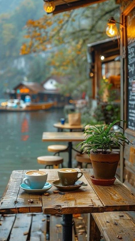 Caffe Aesthetic, September Coffee, Hygge Coffee, Morning Coffee Aesthetic, Coffee In The Garden, Wallpaper Good Morning, Rain Coffee, Coffee Nature, Mood Coffee