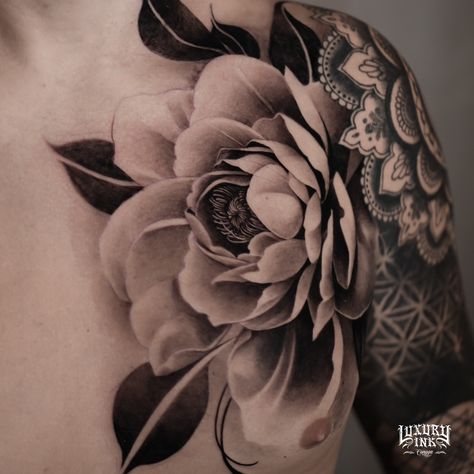 INCREDIBLE FLOWER REALISM TATTOO DONE BY YOGI @LUXURYINKFINELINE DONE USING @eztattooing @cheyenne_tattooequipment @radiantcolorsink @balmtattooindo 💥DM US FOR YOUR FREE CONSULTATION TODAY💥 ▪️WORLDWIDE FAMOUS ARTISTS ▪️PRIVATE LUXURY LOCATION ▪️PACKAGES AVAILABLE ON REQUEST ▪️INTERNATIONAL AWARD WINNING ▪️CUSTOM DESIGNS ▪️VEGAN INK ▪️INTERNATIONAL HYGIENE STANDARDS ▪️SPONSORED BY THE BEST NAMED BRANDS WORLDWIDE FB/INSTA - @luxuryinkbali @luxuryinkcanggu @luxuryinkjakarta 📲 W/A +62 821... Inverted Flower Tattoo, Award Winning Tattoos, Angel With Flowers Tattoo, Japanese Flowers Tattoo Design, Flower Realism Tattoo, 3d Flower Tattoo, Realism Floral Tattoo, Nani Tattoo, Japanese Realism Tattoo