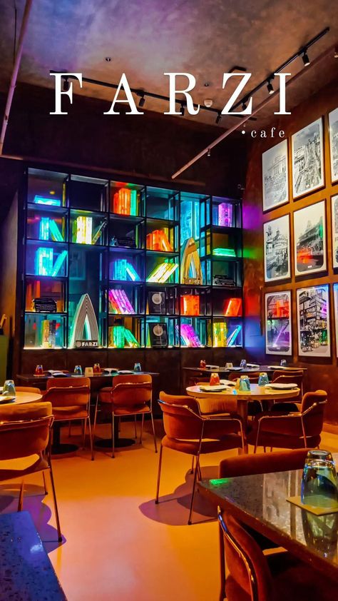 Colorful Bar Design, Funky Restaurant Design, Pop Art Restaurant, Nightclub Interior Design, Funky Cafe, Booth Seating Restaurant, Screen Interior, Cyberpunk House, Funky Bar