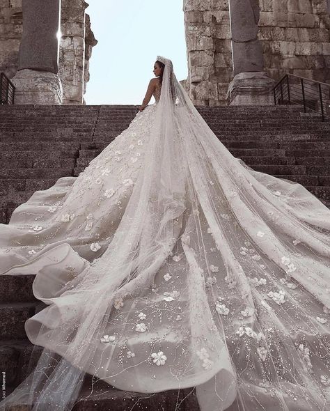 Instagram post by Stayclassiii • Oct 5, 2018 at 2:08pm UTC Big Wedding Dresses With Long Trains, Royal Ball Gown, Long Sleeve Ball Gown Wedding Dress, Long Gown For Wedding, Long Sleeve Ball Gowns, Dresses African, Sheer Wedding Dress, Wedding Dresses With Flowers, Lace Wedding Dress Vintage