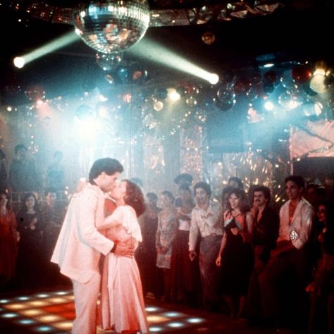 Meet me under the disco ball 😍 . . #saturdaynightfever #disco #love #valentines #johntravolta #dancefloor #tonyandstephanie #tonymanero #swag #70srealness #discodoyenne #lovestory #hvd #february14 #underthediscoball Saturday Night Fever Movie, Tony Manero, 70s Films, 70's Disco, Disco Night, Disco Style, Disco Fever, Saturday Night Fever, Night Fever