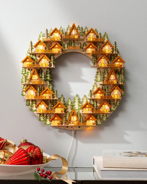 German Christmas Decor, Wreath Advent, Christmas Decor Ideas Tree, Living Room Traditional, Kawaii Diy Crafts, Enchanting Forest, Elegant Christmas Decor, Wooden Cottage, Wooden Wreaths