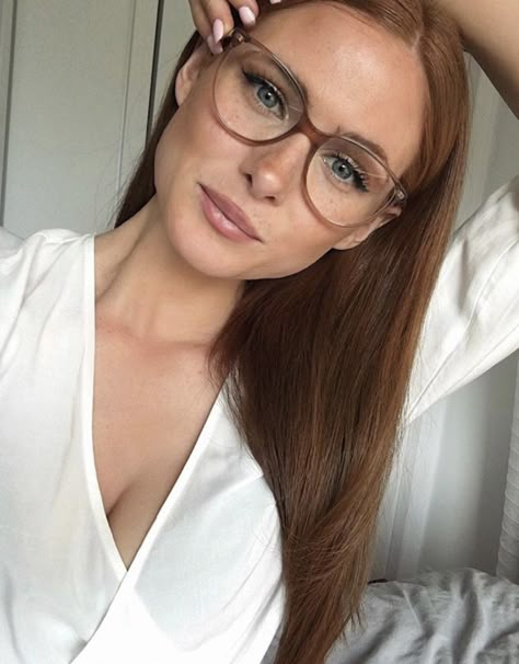 Sara Landry, Red Hair And Glasses, Glasses Frames Trendy, Glasses Inspo, Glasses Inspiration, Glasses Trends, Womens Glasses Frames, Glasses Fashion Women, Glasses Style