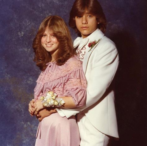 Formal wear, Smile, Brown hair, Child, Photography, Plant, Vintage clothing, Portrait, Awkward Prom Photos, Celebrity Prom Photos, Stars D'hollywood, Awkward Photos, High School Prom, Robes Glamour, Prom Couples, Behind Blue Eyes, Throwback Pictures