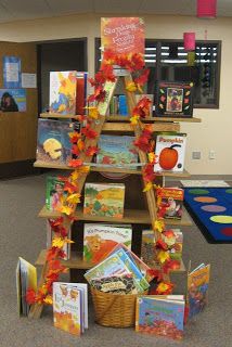 library display ideas - Google Search Fall Library Displays, Fall Library, Student Library, Church Library, Library Decorations, Shelf Decorations, Library Shelf, School Library Displays, Library Themes