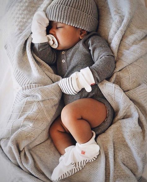 mushie on Instagram: “💫🌚💫” Baby Club - online baby clothes stores where you can find fashionable baby clothes. There is a kid and baby style here.#baby #clothes #boutique #fashionable #kid #style #cute #stuff #outfits #boy #girl #stores Baby Mom, Baby Blog, Foto Baby, Baby Pics, Baby Time, Everything Baby, Baby Outfit, Family Goals