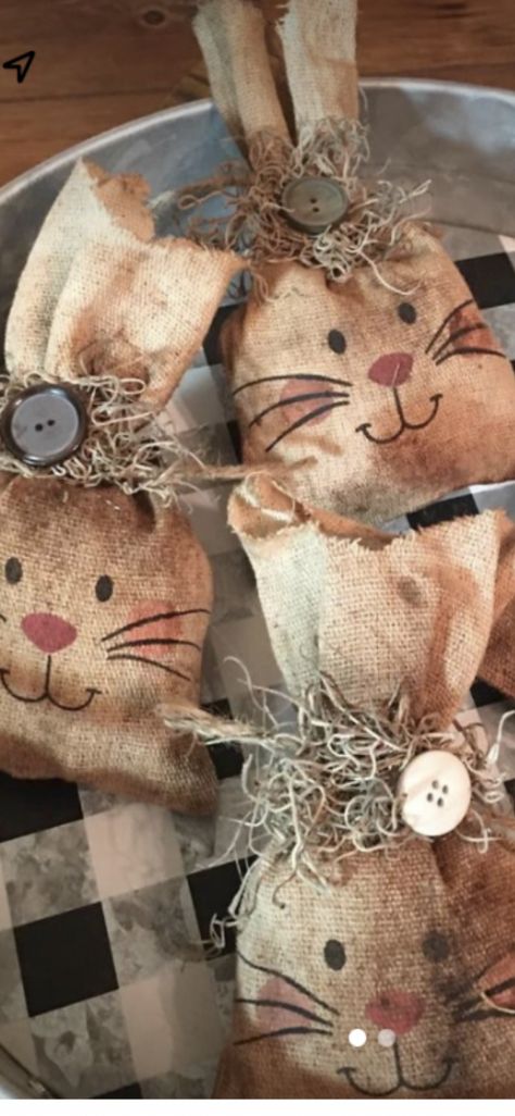 Primitive Spring Crafts, Spring Primitive Crafts, Easter Primative Crafts, Primitive Bunnies, Prim Easter Crafts, Prim Easter Decor, Primitive Easter Crafts, Country Bunnies Quilt Pattern, Primitive Crafts To Make