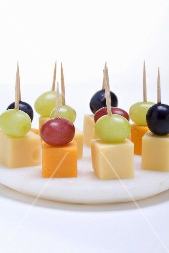 Cheese And Grapes, Unique Photos, Cocktail Sticks, Cheese Appetizers, Snacks Für Party, Happy Meal, The Agency, Party Snacks, Party Food