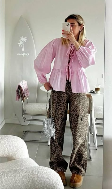 Tie Blouse Outfit, Pink Blouses Outfit, Leopard Jeans Outfit, Printed Top Outfit, Cheetah Print Outfits, Tube Top And Skirt, Leopard Print Outfits, Leopard Outfits, Leopard Jeans