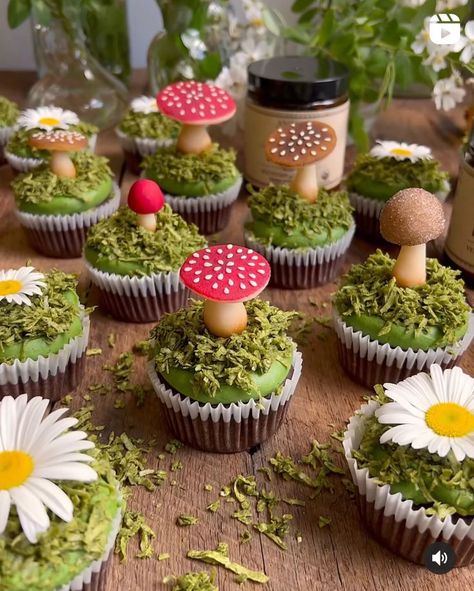 Cottage Core Cake Pops, Nature Cupcakes Ideas, Cottagecore Cake Ideas, Cottage Core Cupcakes, Mushroom Macarons, Cottagecore Cupcakes, Enchanted Forest Cupcakes, Mushroom Birthday Party, Forest Theme Cakes