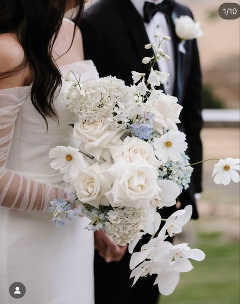 Orchid And Rose Bouquet, White Wedding Flowers Bouquet, Modern Bridal Bouquets, Floral Palette, Unique Bridal Bouquets, Simple Wedding Bouquets, Bridal Bouquet Summer, Nz Wedding, Elegant Wedding Flowers