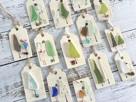 Christmas Sea Glass Ornament and Gift Tag - Etsy UK Glass Ornaments Diy, Sea Glass Diy, Coastal Ornament, Ornament Tags, Christmas Tree Charm, Jewelry Christmas Tree, Unique Christmas Decorations, Glass Beach, Sea Glass Crafts