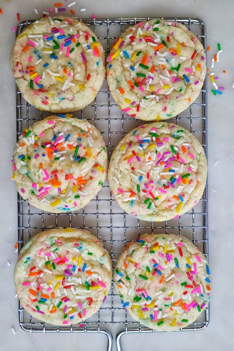 Crumbl Confetti Cookie Copycat, Confetti Sugar Cookies, Funfetti Cookies Recipe, Sprinkle Butter Cookies, Funfetti Cake Cookies, Sugar Sprinkle Cookies, Preppy Cookies, Sprinkled Cookies, Funfetti Desserts