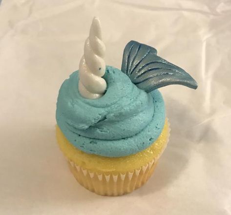 Narwhal Birthday Party Cake, Narwhal Cupcakes, Narwhal Birthday Party, Narwhal Party, Adorable Cupcakes, Unicorn Cupcakes Toppers, Kawaii Birthday, Cheap Clean Eating, Ocean Nursery