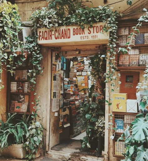 Faqir-Chand Book Store|Delhi|India One of the oldest bookstore's of India. Cottagecore Books, Memories Aesthetic, Bookstore Cafe, Travel Art Journal, Apple Painting, Mumbai City, Stationary Shop, Aesthetic Roses, Book Cafe