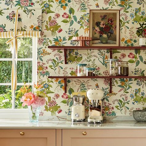 Colorful Backsplash Ideas, Bold Floral Wallpaper, Laundry Kitchen Combo, Colorful Backsplash, Woodland Floral, Laundry Kitchen, Kitchen Wall Shelves, Cottage Style Kitchen, Rustic Wooden Table