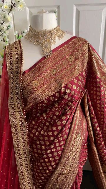 Wedding Malaysia, Red Saree Wedding, Latest Bridal Lehenga Designs, Banarasi Katan Silk Saree, Reception Saree, Wedding Outfits For Women, Simple Lehenga, Saree Wearing Styles, Latest Bridal Lehenga