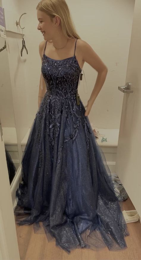 Prom Dresses Long Dark Purple, Prom Dresses Taylor Swift, Navy Blue Prom Dresses Long Flowy, Navy Grad Dress, Dark Blue Grad Dress, Prom Dresses Dark Colors, Dark Purple Grad Dresses, Galaxy Prom Dress, Indigo Prom Dress