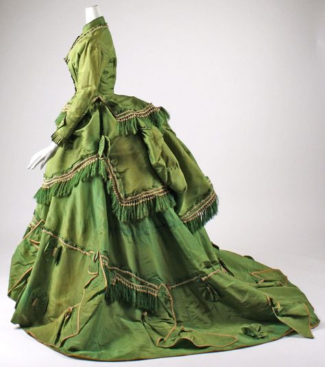 Vintage Dresses 1800, 1800's Dress, 1800s Fashion, Antique Clothing, Art Dress, Historical Dresses, Historical Clothing, Green Silk, Historical Fashion