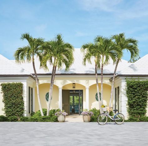 New Beginnings in a Bermuda-Style Vero Beach Home - Florida Design Beach Home Ideas, Deck Dining Table, House Pantry, Deck Dining, Florida Design, Cabinetry Design, Tropical Foliage, Island Design, Island Living