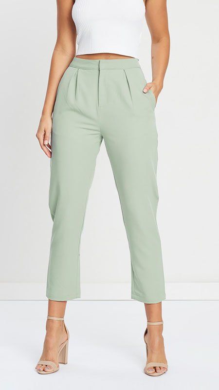 How to Wear Mint Green Colour - The Trend Spotter Mint Green Outfit Ideas, Mint Green Pants Outfit, Mint Pants Outfit, Green Trousers Outfit, Mint Green Fashion, Dramatic Clothes, Green Outfit Ideas, Mint Green Outfits, Green Top Outfit