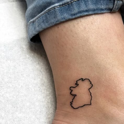 Teeniest Ireland outline for Anna-Linda ☘️ Thank you so much 🇮🇪 ——————————————————————— ——————————————————————— #irishtattoo #irelandtattoo… Irish Tattoos Fine Line, Tattoos Ireland, Ireland Minimalist Tattoo, Fine Line Irish Tattoo, Small Irish Tattoos, Ireland Tattoo, Tattoo Dublin, Harry Tattoos, Shamrock Tattoos