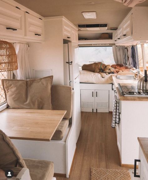 Small Camper, Camper Interior Design, Minivan Camping, Bus Living, Caravan Renovation, Kombi Home, Van Conversion Interior, Diy Camper Remodel, Caravan Interior