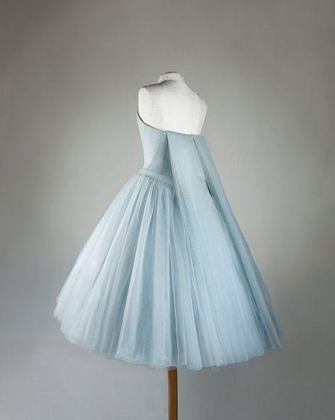 18TH CENTURY BALLERINA 1950s Tulle Dress, Royalty Dress, Tea Length Tulle, Rare Clothing, Fashion Dresses Formal, Tea Length Skirt, Ballerina Dress, Prom Dress Inspiration, Cute Prom Dresses