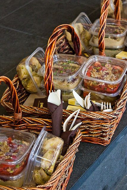 A Great idea for a church event for couples. Picnic Weddings, Picnic Reception, Ideas Picnic, Wedding Picnic, Wedding Food Drink, Sandwich Bar, Thanksgiving Wedding, Halloween Idea, Picnic Baskets