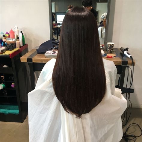 Long U Shaped Haircut, Hair Cuts V Shape, U Cut Hairstyle, Layers For Long Hair, Shape Haircut, V Cut Hair, V Shape Hair, Dark Brunette Hair, Hair Tips Video