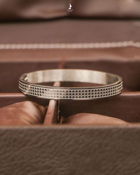 Kada Designs Silver For Men, Unique Silver Kada For Men, Chandi Kada For Men, Silver Kada For Men, Antique Mens Rings, Silver Kada, Silver Bracelet Designs, Crown Tattoo Design, Mens Silver Jewelry