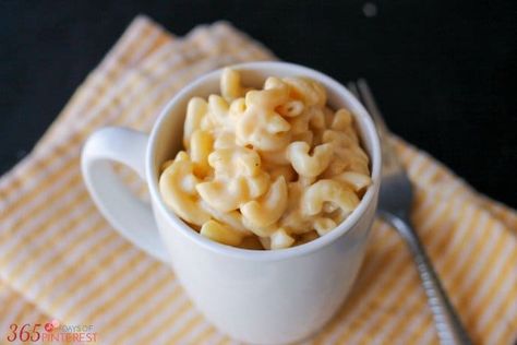 Mug Macaroni and Cheese Mac And Cheese Recipe Without Milk, Individual Mac And Cheese, Mac And Cheese Without Flour, Quick Mac And Cheese, Cheese Product, Easy Mac N Cheese Recipe, Thm Meals, Mac And Cheese Cups, Cheese Cups