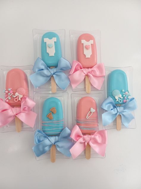 Gender Reveal Cake Popsicles, Cakesicles Ideas, Gender Reveal Cake Pops, Cake Popsicles, Bachelorette Cake, Baby Shower Treats, Amazing Food Decoration, Baby Shawer, Gender Reveal Cake