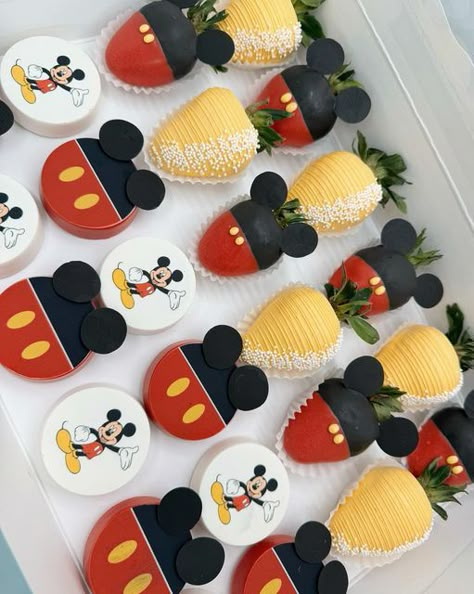 Mickey Mouse Birthday Treats Dessert Tables, Unique Mickey Mouse Party Ideas, Mickey Mouse Treat Ideas, Disney Chocolate Covered Oreos, Mickey Mouse Dessert Table Ideas, Mickey Strawberries, Mickey Mouse Birthday Desserts, Mickey Mouse Chocolate Strawberries, Mickey Mouse Strawberries