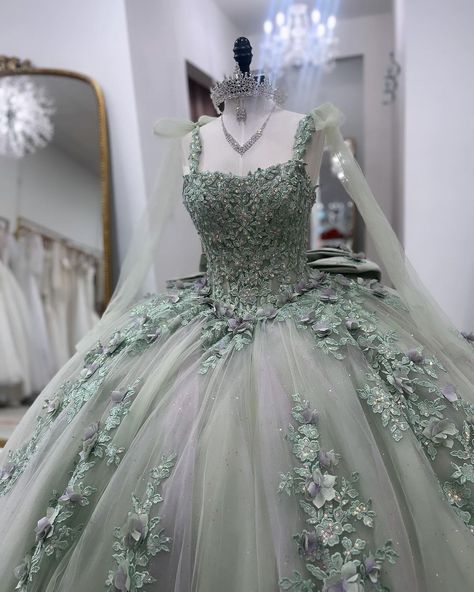 Tinkerbell Sweet 16 Dress, Quince Planning, Xv Ideas, Quinceanera Themes Dresses, Quinceañera Ideas, Pink Quince, Quinceanera Themes, Quince Ideas, Kali Uchis