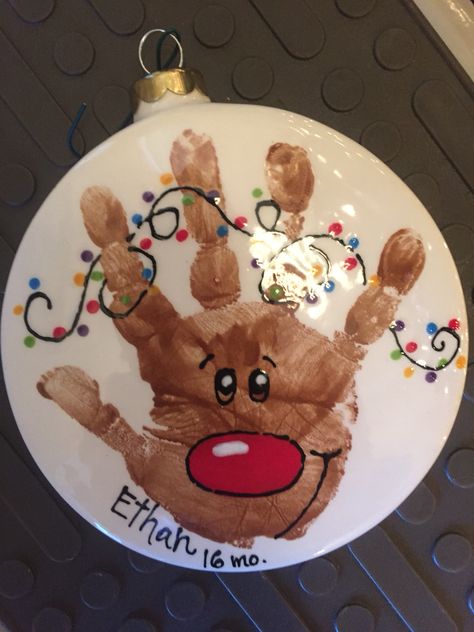 Baby Christmas Crafts, Christmas Decor Ideas 2023, Christmas Decor Ideas Outdoor, Handprint Christmas, Christmas Crafts For Toddlers, Mein Kind, Baby Art Projects, Preschool Christmas Crafts, Kitchen Christmas