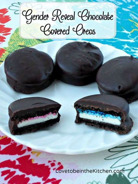 Gender Reveal Chocolate, Gender Reveal Cake Diy, Simple Gender Reveal, Gender Reveal Cookies, Oreo Balls, Gender Reveal Ideas, Shower Desserts, Covered Oreos, Gender Reveals