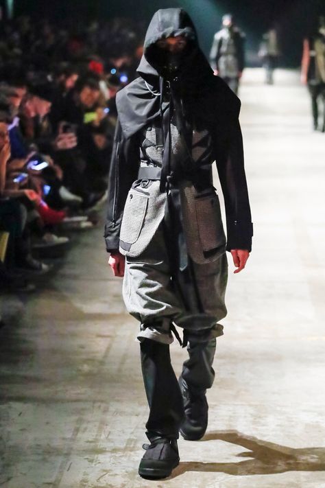 Tech Wear, The Soloist, Anti Fashion, Menswear Runway, Fashion School, Cyberpunk Fashion, Archive Fashion, Monochrome Fashion, Futuristic Fashion