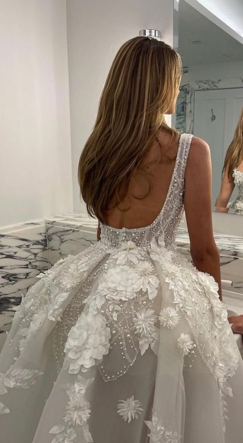 Wedding Dress For Athletic Build, Wedding Dresses Extravagant, Wedding Dresses Ball Gown Princess, Fairy Tale Wedding Dress, Pretty Wedding Dresses, Cute Wedding Dress, Dream Wedding Ideas Dresses, Pretty Prom Dresses, Brides Wedding Dress