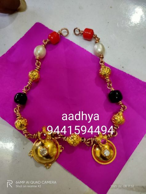 Thali Bottu Designs, Pusthelu Designs Gold, Traditional Mangalsutra, Fashion Jewelry Necklaces Gold, Gold Earrings For Kids, Delicate Gold Jewelry, Black Beads Mangalsutra Design, Gold Bead Earrings, New Gold Jewellery Designs