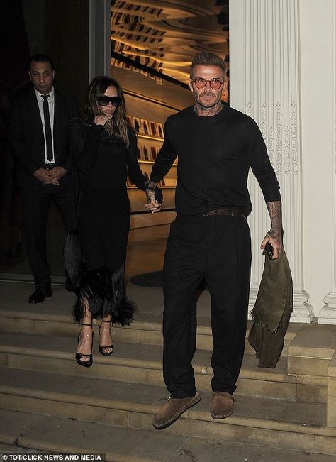 Victoria And David Beckham, David Beckham Style Outfits, David Beckham Suit, Trendy Winter Outfits, Posh And Becks, David Beckham Style, Party Outfit Men, Black Outfit Men, Victoria And David