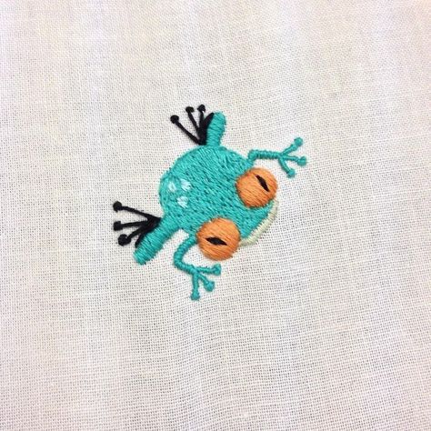 Frog embroidery Embroidered Tree, Tree Frog, 자수 디자인, Sewing Embroidery Designs, Embroidery Craft, Embroidery Cross Stitch, Embroidery Cross, Sewing Embroidery, Embroidery Inspiration