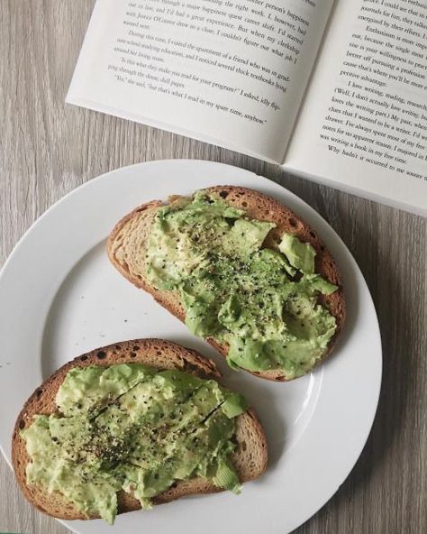 Think Food, Greens Recipe, Pretty Food, Food Cravings, Yum Yum, Aesthetic Food, Avocado Toast, Healthy Breakfast, Healthy Snacks