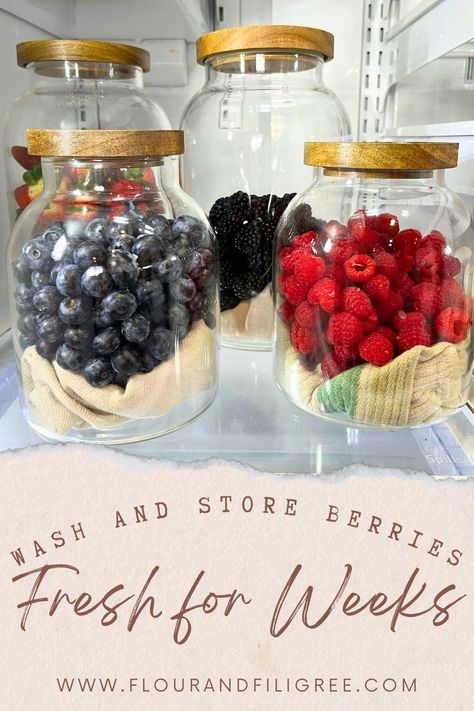 Four glass jars with wooden lids in a refrigerator. Each jar has a different type of berry inside and each jar has a kitchen towel at the bottom. How To Wash And Store Berries, Raspberry Storage In Fridge, Storing Raspberries In Fridge, How To Store Berries In Fridge, How To Store Strawberries In The Fridge, Storing Berries, Berry Storage, Washing Berries, Fit Meals