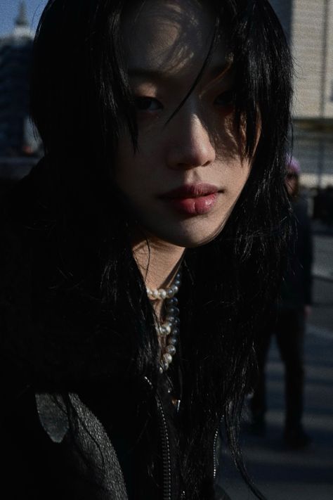 Paris Fashion Week Sora Choi Icons, Masc Girl, Choi Sora, Soft Kidcore Aesthetic, Sora Choi, Masc Women, Best Model, Girl Crush, Korean Girl