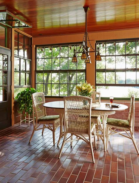 Deephaven Craftsman - David Heide Design Studio Craftsman Sunroom, Classic Craftsman Home, Craftsman Remodel, 3 Season Porch, House Mediterranean, Sunroom Ideas, Craftsman Style Home, Lakefront Homes, Craftsmen Homes