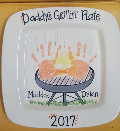 Grilled Platter, Valentine Plates, Kids Craft Gifts, Diy Father's Day Crafts, Father's Day Activities, Homemade Fathers Day Gifts, Diy Bbq, Father Gifts, Baby Art Projects